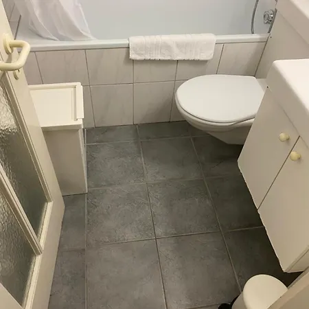Studio In The Heart Of - Crown 17