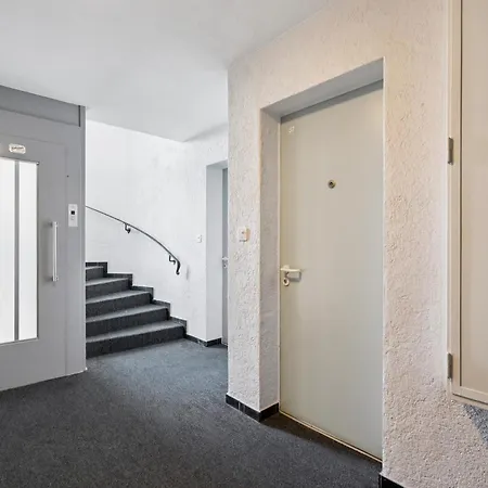 In The Heart Of - Crown 17 Curych